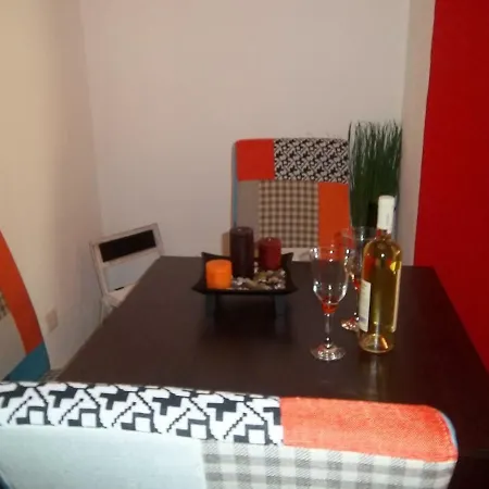 Apartment Amazing Center Flat 8 Red