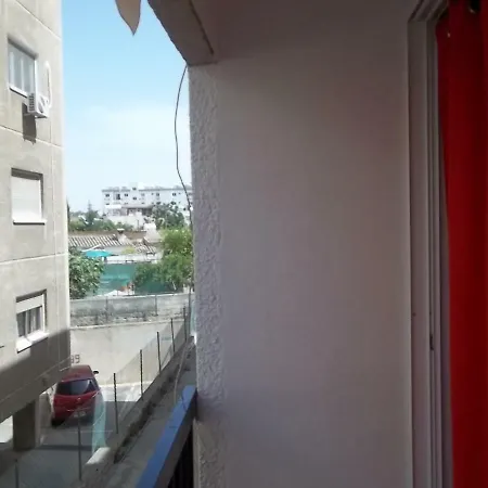 Amazing Center Flat 8 Red Apartment *