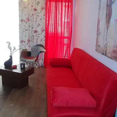 Amazing Center Flat 8 Red Larnaca
