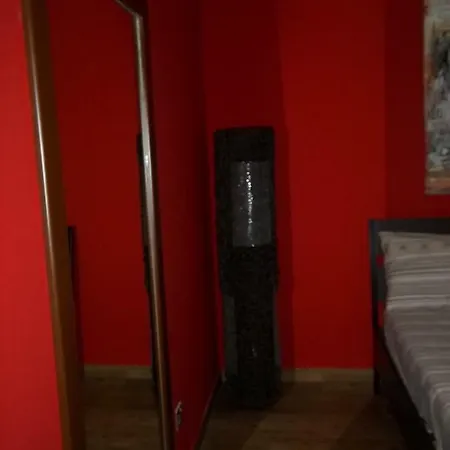 Amazing Center Flat 8 Red Larnaca