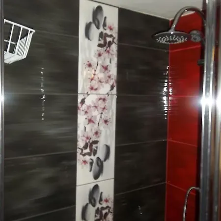 Amazing Center Flat 8 Red Appartamento Larnaca